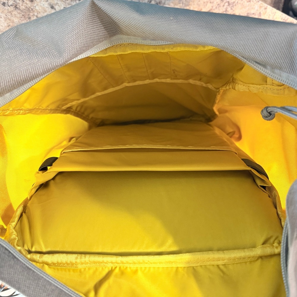Mystery Ranch Street Zen Backpack Yellow Grey Hiking Commuter Daypack 25L - Picture 10 of 15